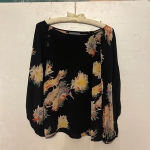Lia size 8 dolman sleeve blouse